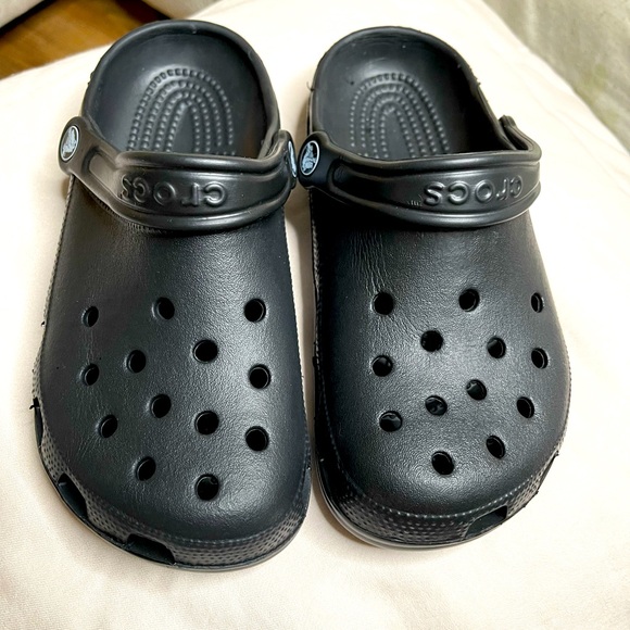 Black Classic CROCS BRAND NEW - Picture 1 of 5